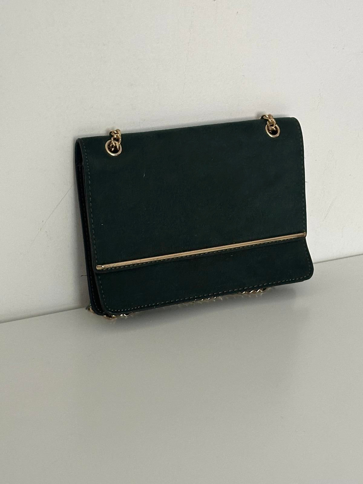 New Look Dark Green Suede Shoulder Bag with Gold Chain Strap