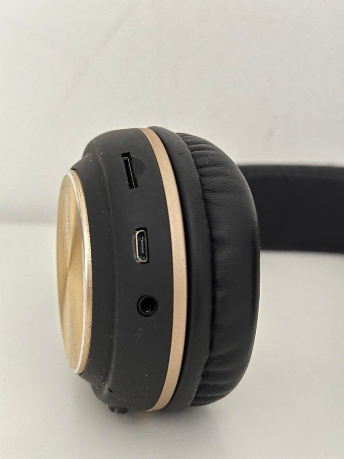 Riwbox X9 Bluetooth Wireless Headphones – Over-Ear with Mic, FM & SD Card Slot