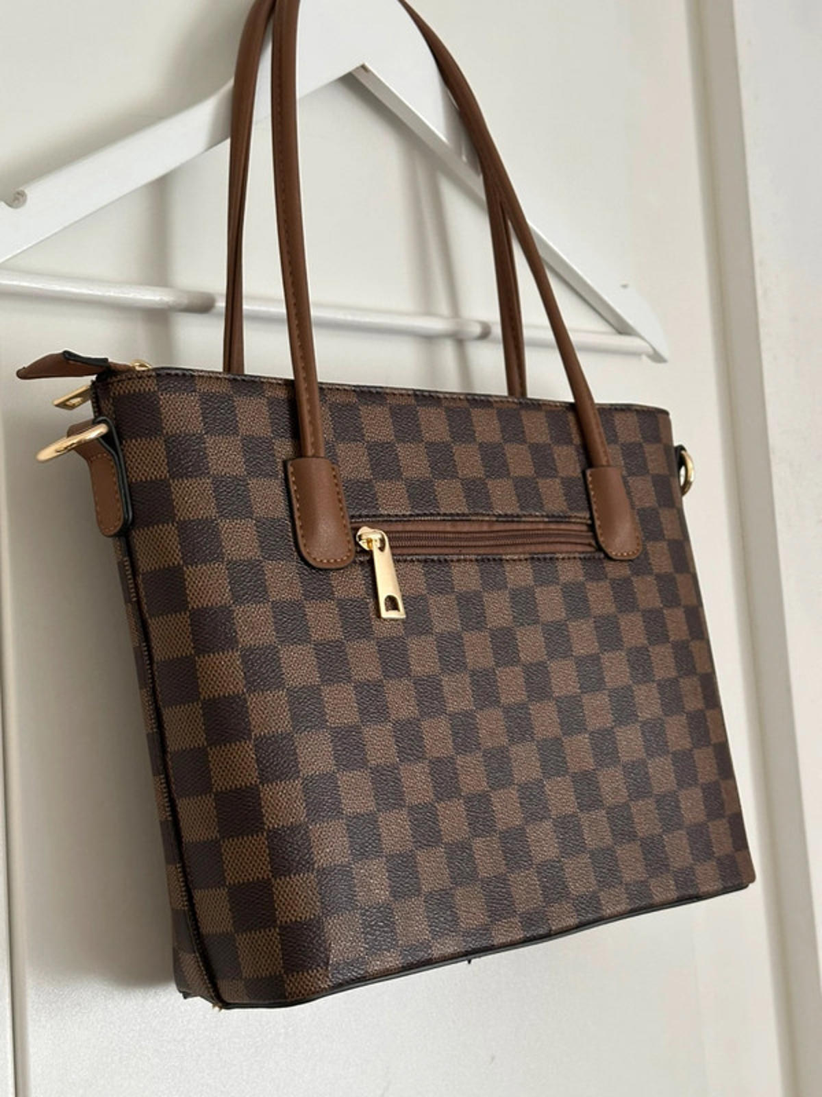 Elegant Brown Checkered Tote Bag with Gold Bow Accent