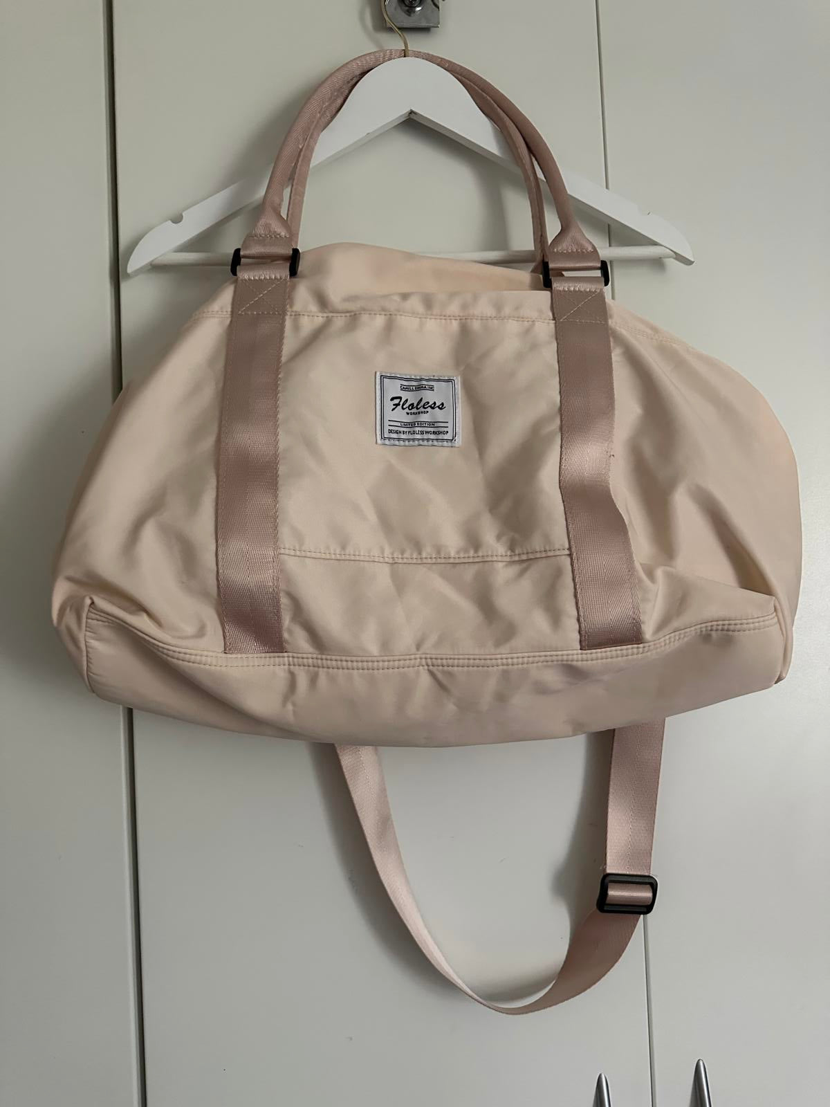 Floless Large Beige Travel/Gym Bag with Shoulder Strap