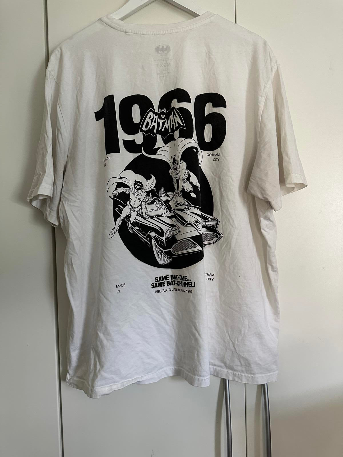 Batman 1966 Graphic T-Shirt โ Next DC Comics White Tee 2XL