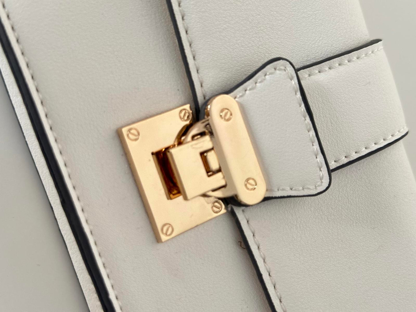 Accessorize White Crossbody Bag with Gold Chain Strap – Chic & Compact