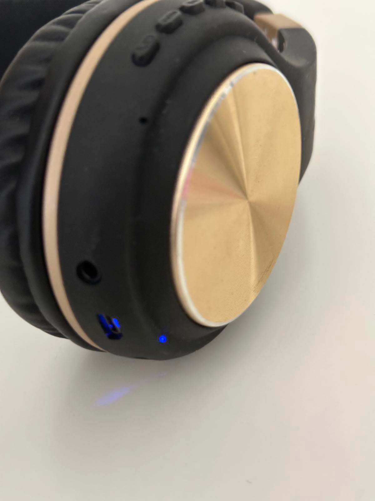 Riwbox X9 Bluetooth Wireless Headphones – Over-Ear with Mic, FM & SD Card Slot