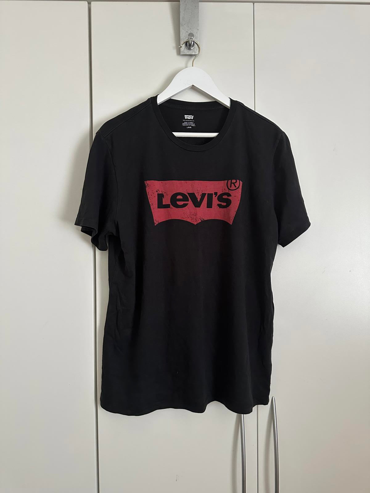 Levi's Black Graphic T-Shirt