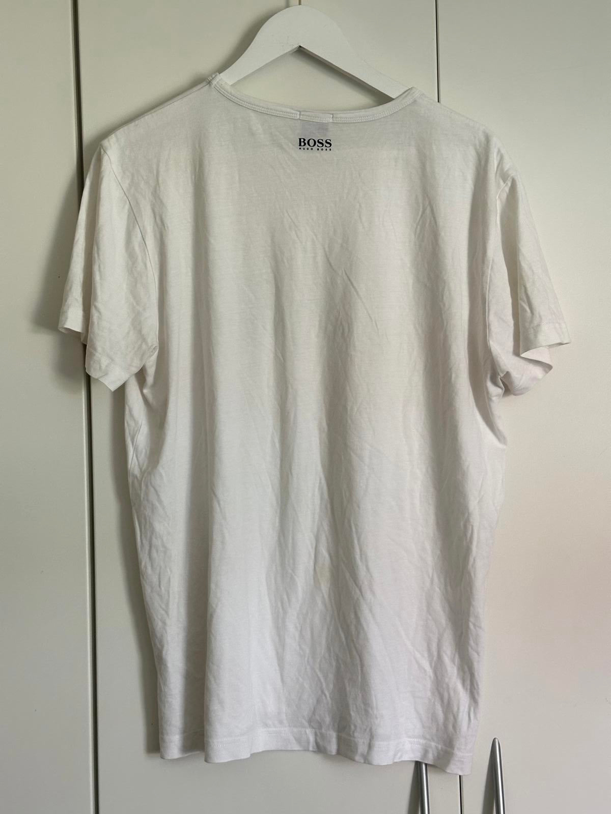 Hugo Boss White Graphic Logo T-Shirt – Regular Fit