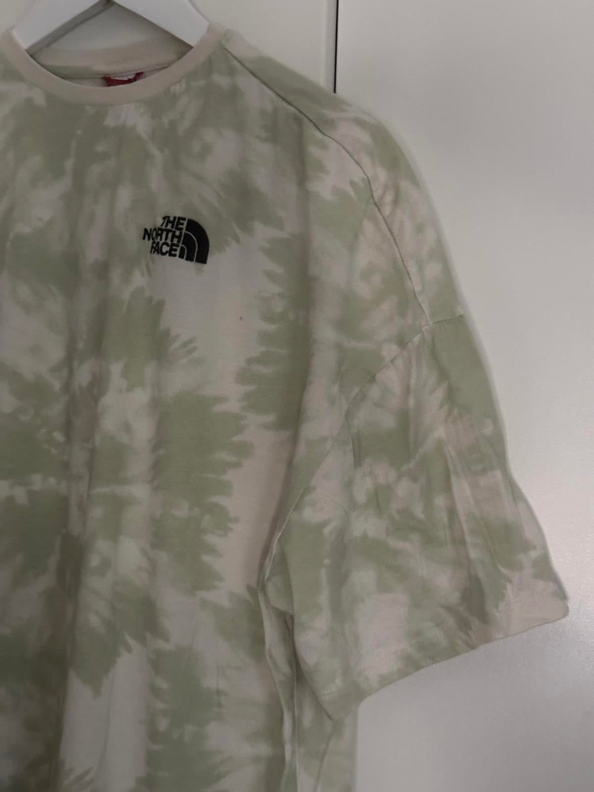The North Face Women’s Tie Dye T-Shirt – Small