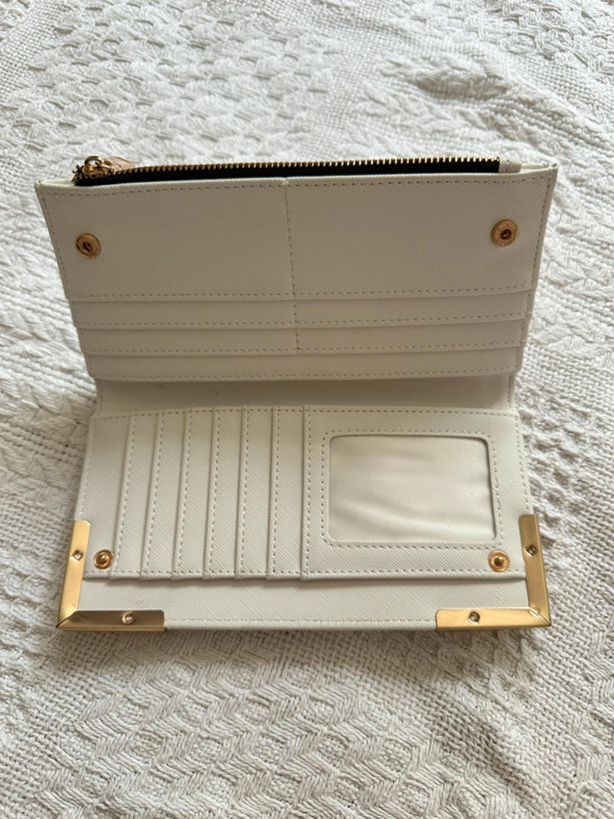 Stylish River Island Quilted Wallet - Elegant Cream Design