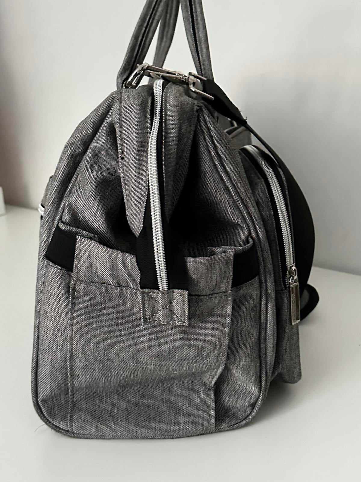 Pomelo Best Grey Multi-Pocket Travel Changing Bag – Spacious & Practical
