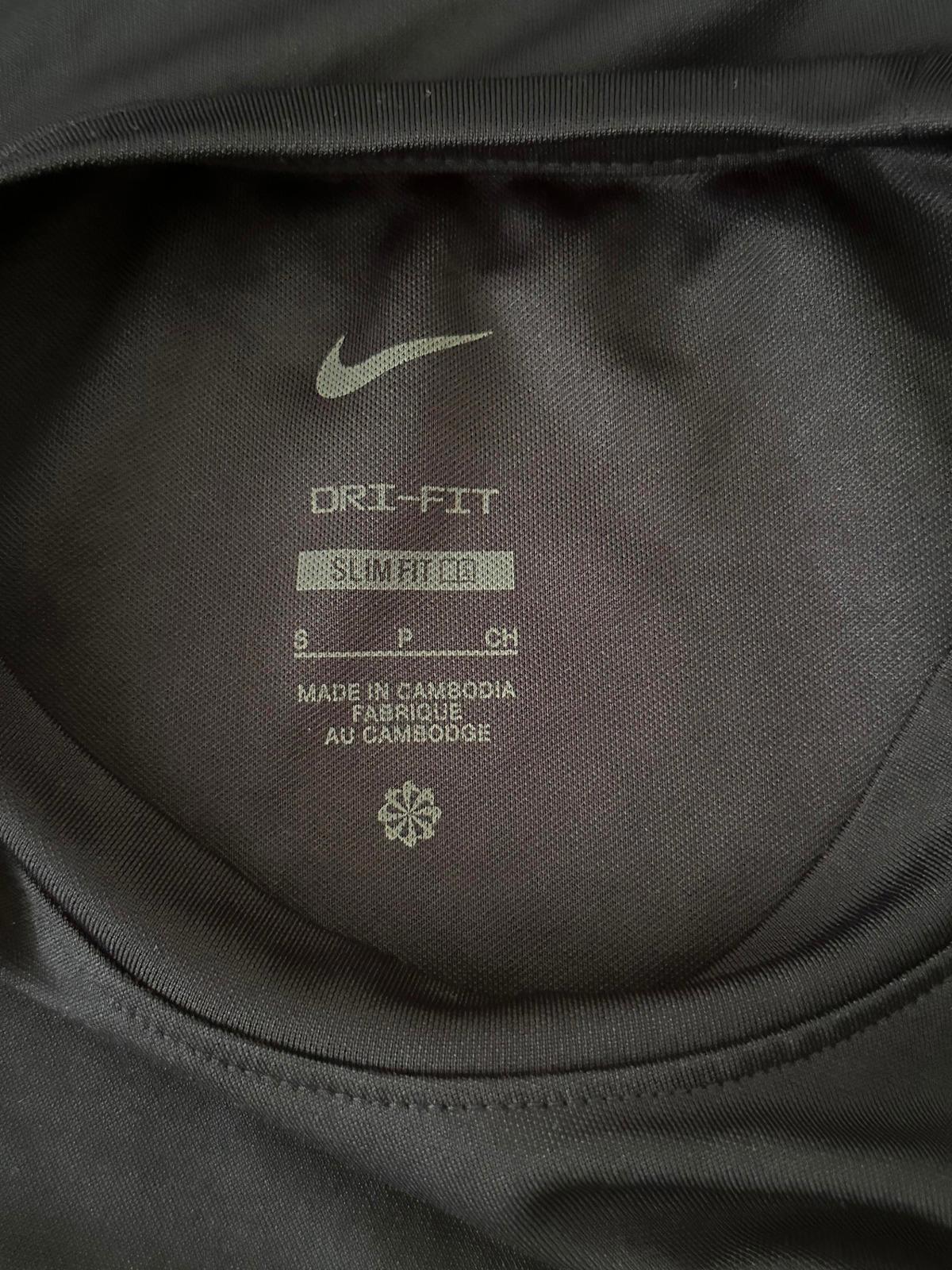 Nike Dri-FIT Navy Blue Sports T-Shirt – Men’s Small Slim Fit