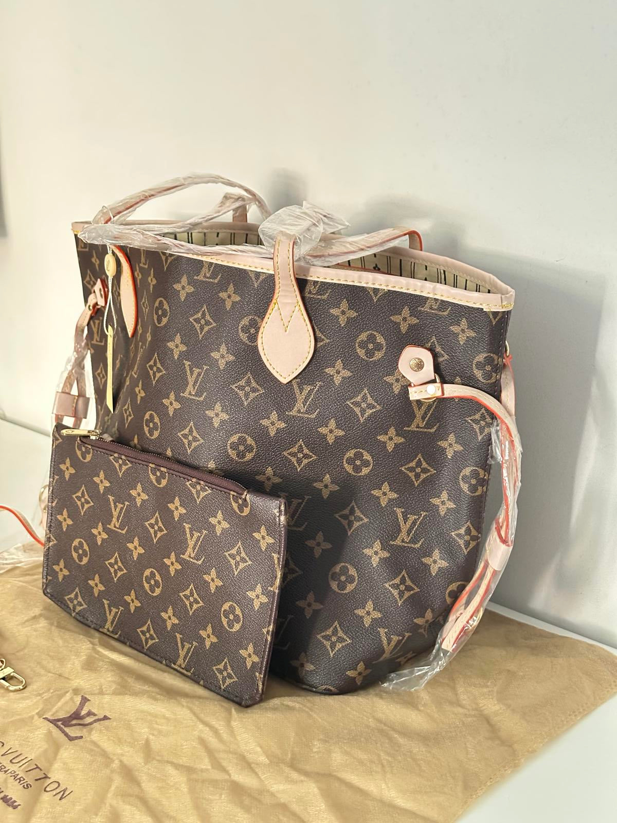 Louis Vuitton Neverfull Monogram Tote with Pouch