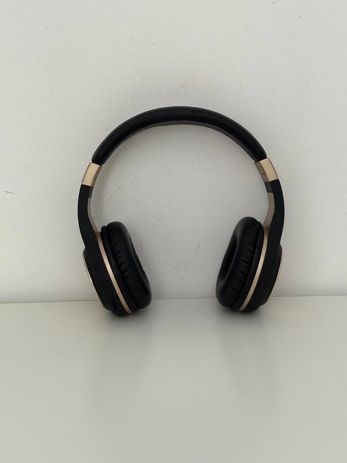 Riwbox X9 Bluetooth Wireless Headphones – Over-Ear with Mic, FM & SD Card Slot