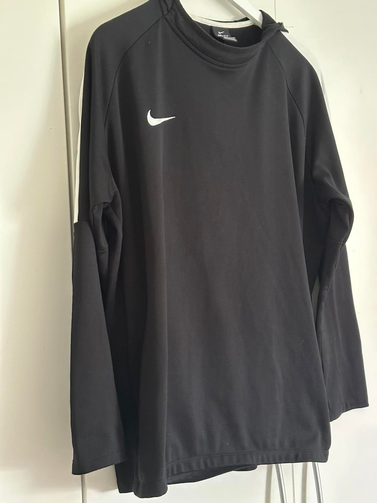 Nike Dri-FIT Black Hoodie with White Swoosh – XL
