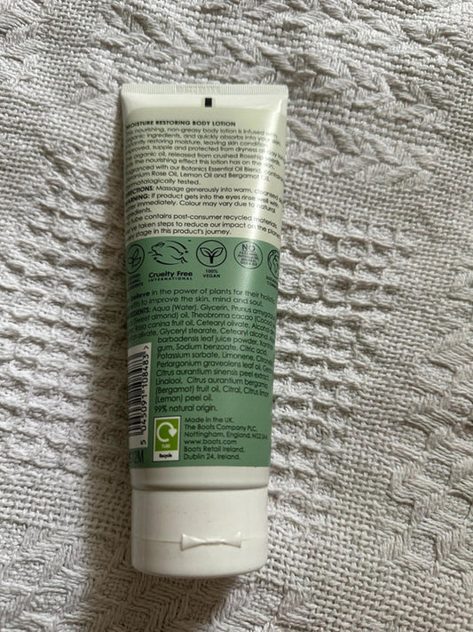 Botanics Organic Moisture Restoring Body Lotion with Rosehip - 250ml