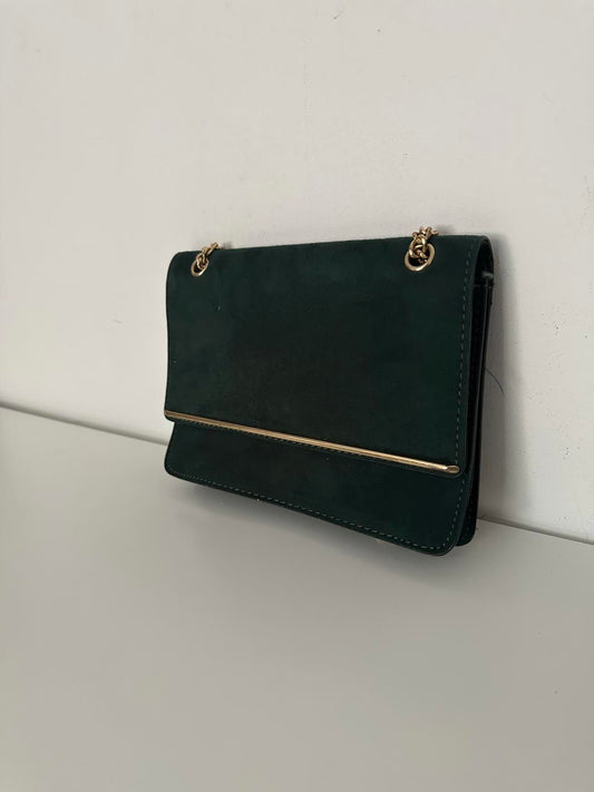 New Look Dark Green Suede Shoulder Bag with Gold Chain Strap