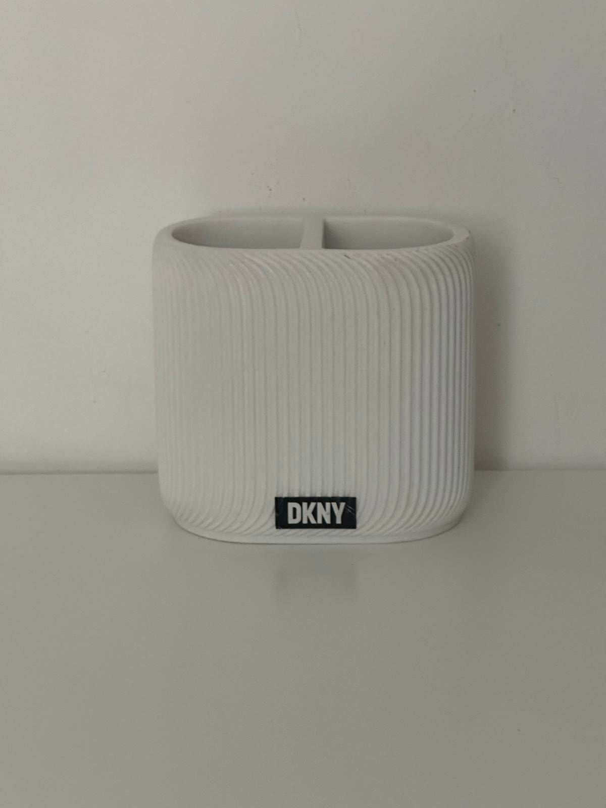 DKNY White Ribbed Ceramic Bathroom/Desk Organiser