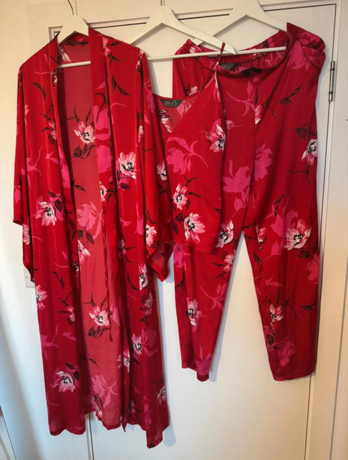 Love to Lounge 3-Piece Set Red Floral Kimono Robe, Cami & Trousers (S/UK 10–12)