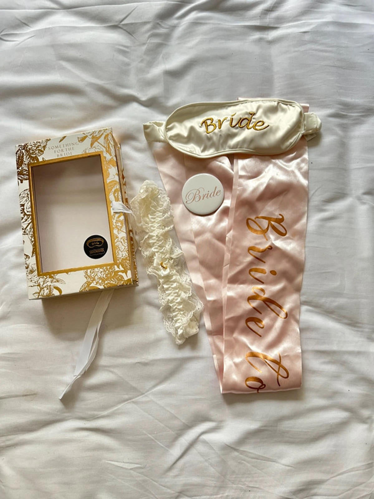 Bridal Sleepwear Set with Eye Mask and Accessories