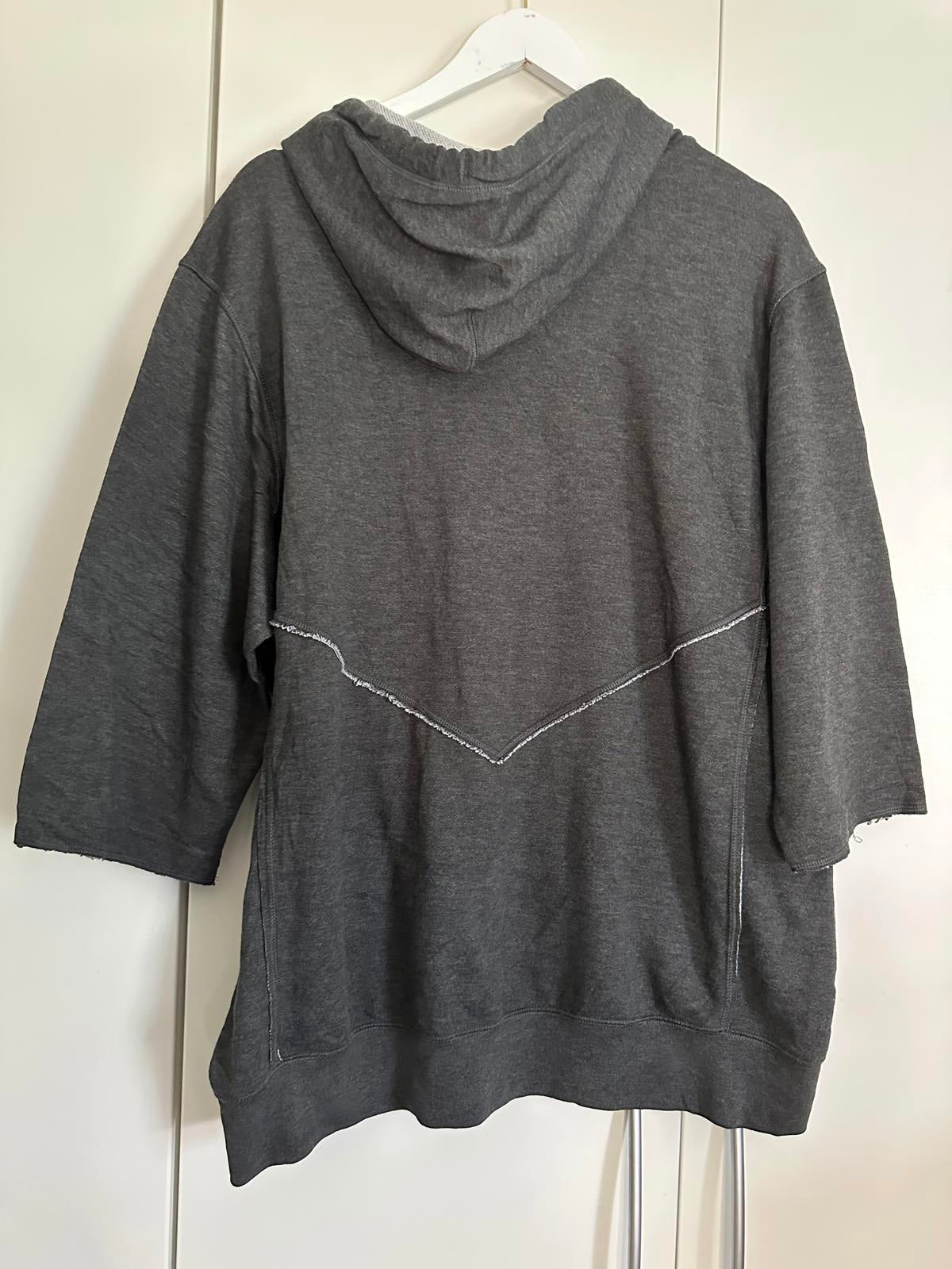 Nike Dri-Fit Grey Hoodie – Lightweight Training Sweatshirt