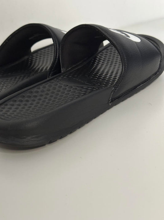 Nike Benassi Slides Black/White Men’s UK 7 (EU 41)