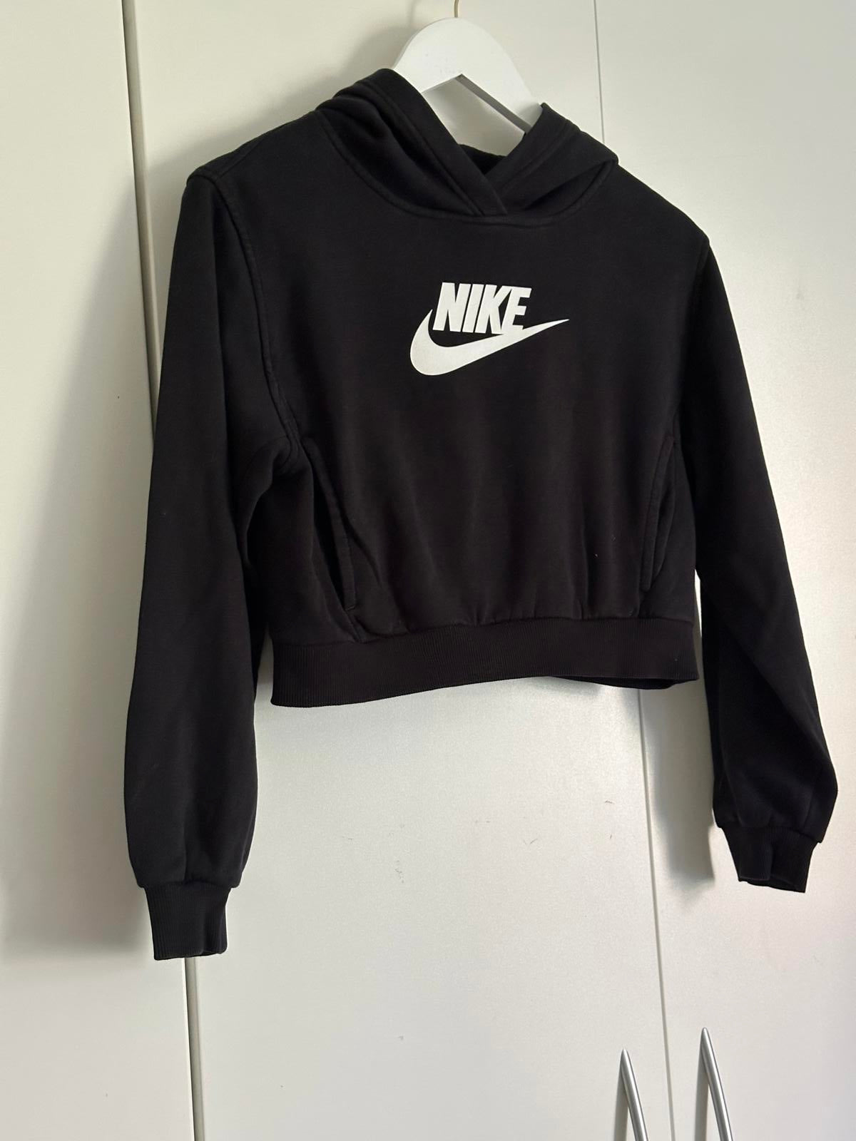 Nike Black Cropped Hoodie – Youth Size Large (146–156cm)