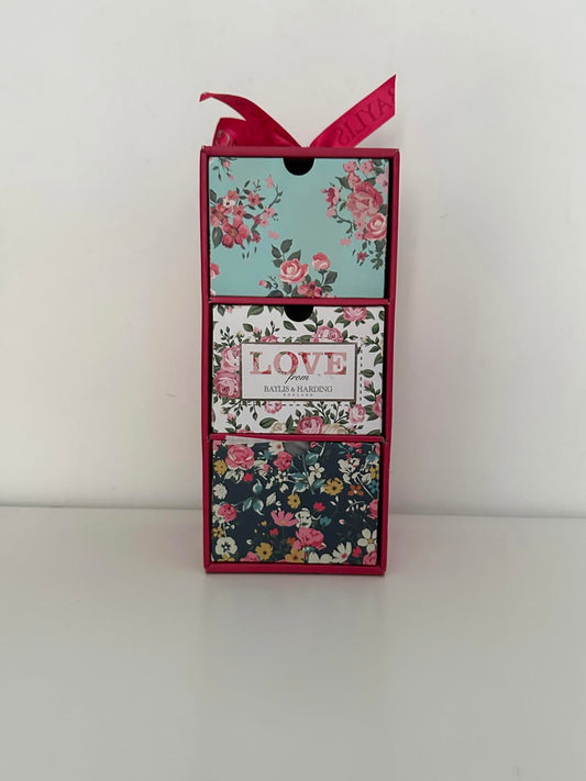 Baylis & Harding LOVE Floral 3 Drawer Pamper Gift Set