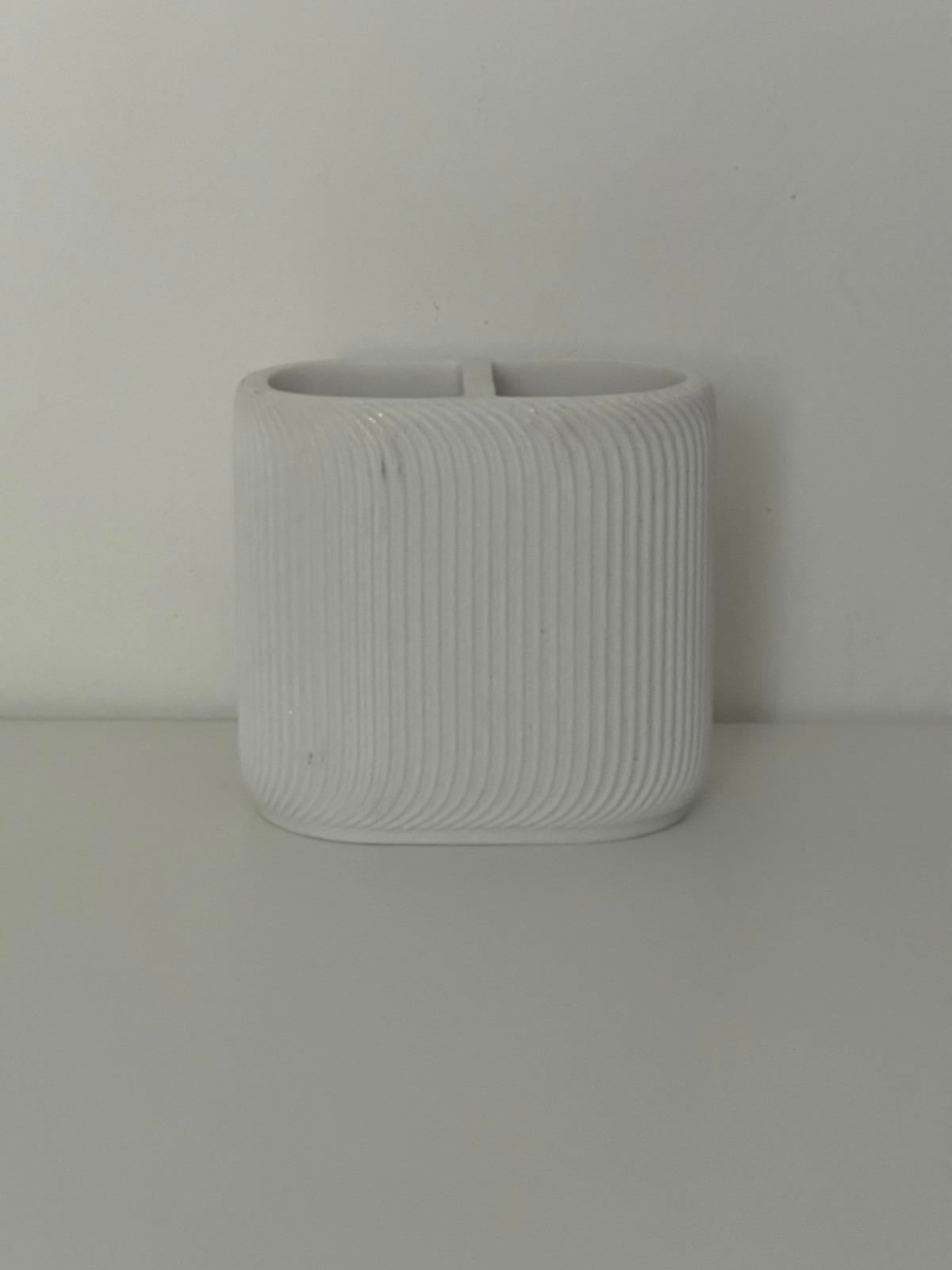 DKNY White Ribbed Ceramic Bathroom/Desk Organiser