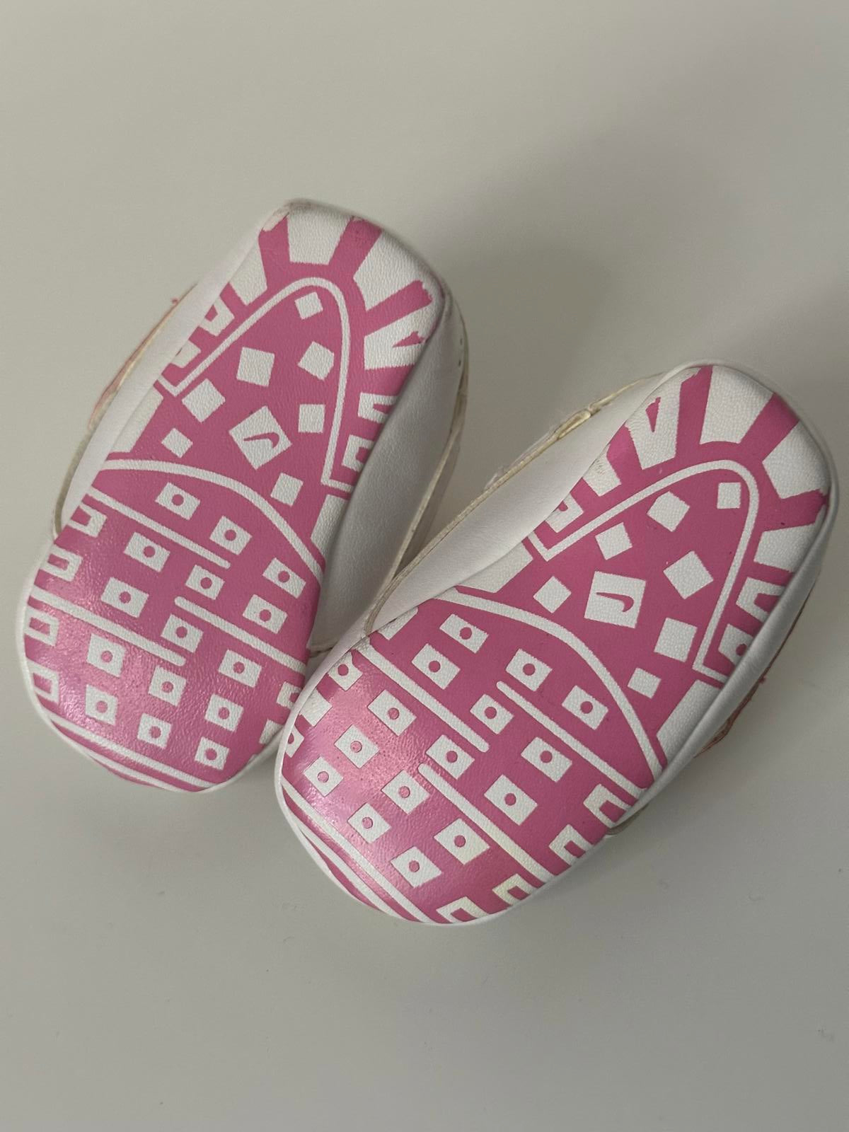 Nike Baby Trainers | White & Pink Infant Sneakers Size 1C