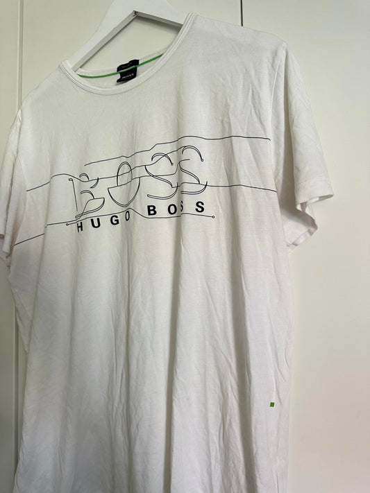 Hugo Boss White Graphic Logo T-Shirt – Regular Fit
